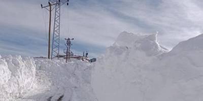 Şemdinli'de 9 yerleşim yerinin yolu ulaşıma kapandı