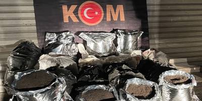 Yüksekova'da 1 Ton 350 Kilo Gümrük Kaçağı Çay Ele Geçirildi