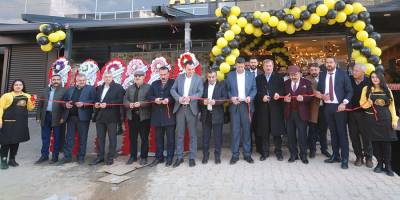 Akaroğlu Baklava Yüksekova'da Açıldı