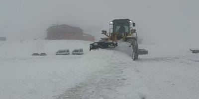 Hakkari'de 287 yerleşim yerinin yolu kapalı
