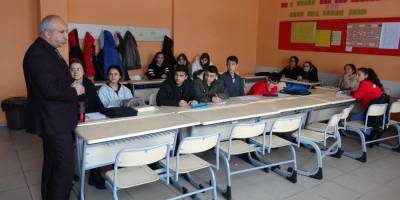 Yüksekova'da 'Kış Okulları'yla Öğrenciler Kurslar Gördü