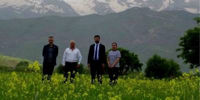 Yüksekova'da 2 mevsim bir arada