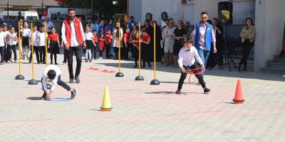 Yüksekova’da İlköğretim Haftası coşkuyla kutlandı