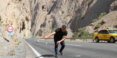 Hakkâri’deki yolda her an bir facia yaşanabilir