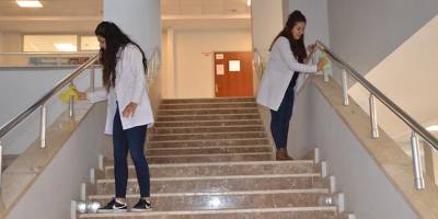 Yüksekova’da öğretmenlerden örnek davranış