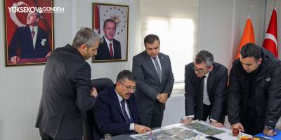 Vali Çelik, Yol Yapım Çalışmaları Hakkında Yetkililerden Bilgiler Aldı