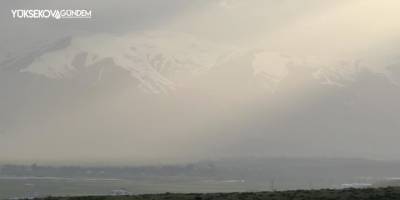 Toz bulutları Yüksekova’da etkili oldu