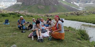 Yabancı ve yerli turistler Hakkari coğrafyasına hayran kaldı