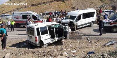 Yüksekova'da kaza: 2'si ağır 7 yaralı