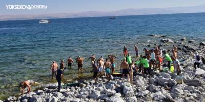 Van Gölü’nde en uzun mesafeli yüzme maratonu düzenlendi
