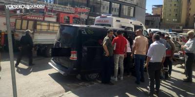 Hakkari’de araçta kilitli kalan kadın kurtarıldı