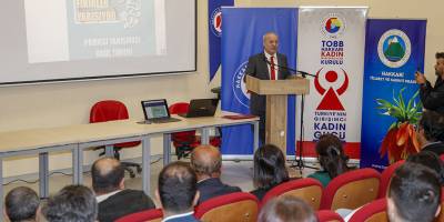 Hakkari Üniversitesi’nde “Genç Fikirler Yarışıyor” Ödülleri Sahiplerini Buldu