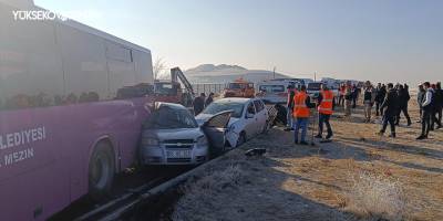 Van’da zincirleme kazalarda can pazarı: 1 ölü, 51 yaralı