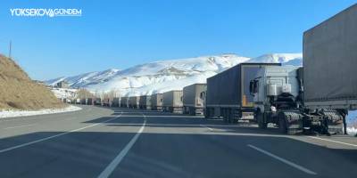Türkiye-İran sınırında 5 kilometrelik tır kuyruğu