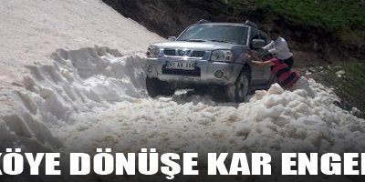 Hakkari'de köye dönüşe kar engeli