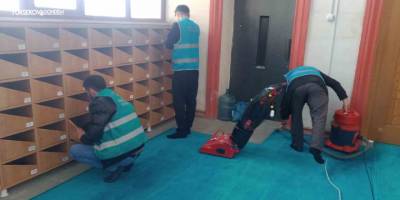 Hakkari’de yükümlüler cami temizledi