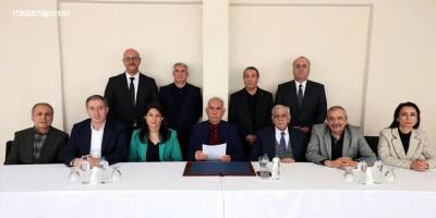 Öcalan'ın mesajı Kürtçe ve Türkçe okundu: PKK kendini feshetmeli