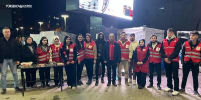 Yüksekova Kızılay Şubesi, Kadir Gecesi’nde Vatandaşlara İkramda Bulundu