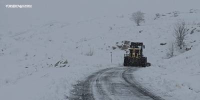 Hakkari’de Nisan Ayında Kar Sürprizi: 2 Köy ve 1 Mezra Yolu Kapandı