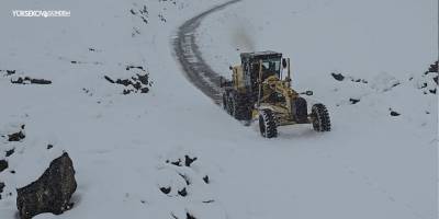 Hakkari’de Kar Yağışı Nedeniyle 37 Yerleşim Yerinin Yolu Kapandı