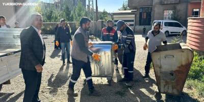 Yüksekova’da Çöp Konteynerleri Yenileniyor