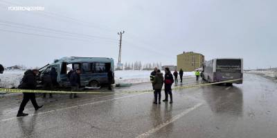 Yüksekova’da İki Toplu Taşıma Aracı Çarpıştı: 3’ü Ağır 18 Yaralı