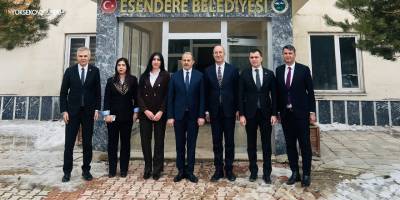 Hakkari Valisi Taşyapan Esendere Belediyesini Ziyaret Etti