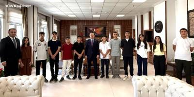 Başarılı Öğrenciler Kaymakam Hülür’ün Makamında Ağırlandı