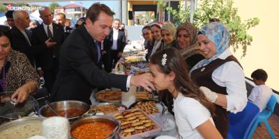Yüksekova’da Kermes ve Okuma Yazma Sertifika Töreni Gerçekleştirildi