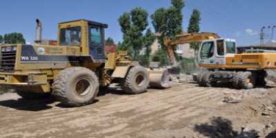 Belediyenin yol çalışmaları sürüyor