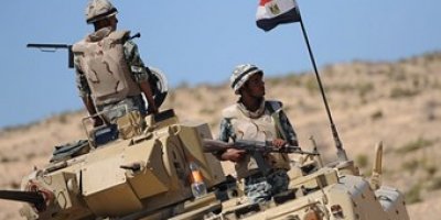 Mısır'da ordu yönetime el koydu