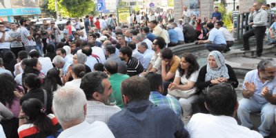 Kapatma Kararı Van'da Protesto Edildi