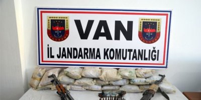 Başkale'de Silah Ve Uyuşturucu