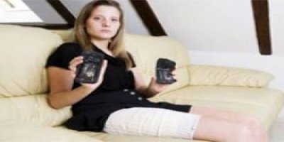 Cep telefonu bomba gibi patladı