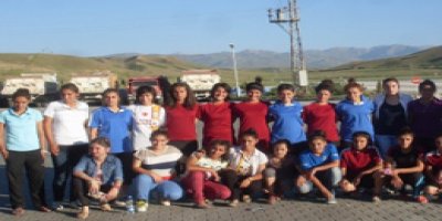 Hakkarili kadın futbolcular bölge şampiyonu