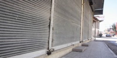 Cizre'de kepenkler kapatıldı