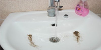 Erciş'te musluklardan kum akıyor!