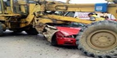 Grayder'in freni boşaldı 3 aracı ezdi: 1 ölü