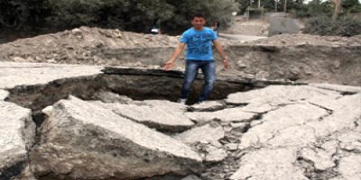 Çöken Yola Tepkiler Artıyor