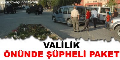 Valilik önünde şüpheli paket