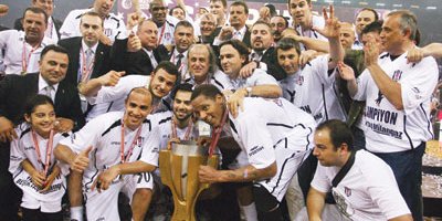 Siyah-beyaz film gibi biraz...