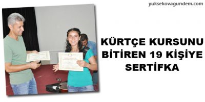 Kürtçe kursunu bitiren 19 kişiye sertifika