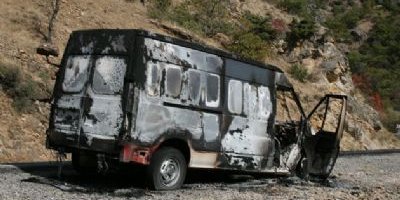 Bir araç daha ateşe verildi