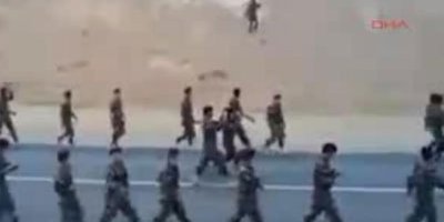 Binlerce Kürt peşmerge Suriye'ye geçti