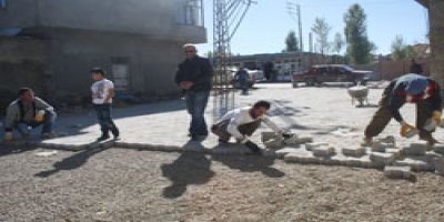 Kilitli Parke Taşı çalışmaları devam ediyor