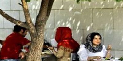 İran polisi oruç denetiminde