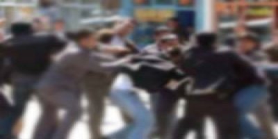 Kürt öğrencilere satırlı saldırı