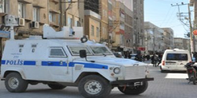 Polis Aracına Bombalı Saldırı