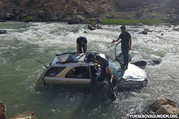 Yüksekova'da feci kaza: 1 ölü, 5 yaralı, 3 kayıp