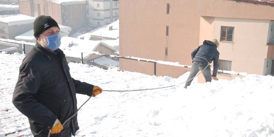 Yüksekova'da 'ekmek parası' ipin ucunda